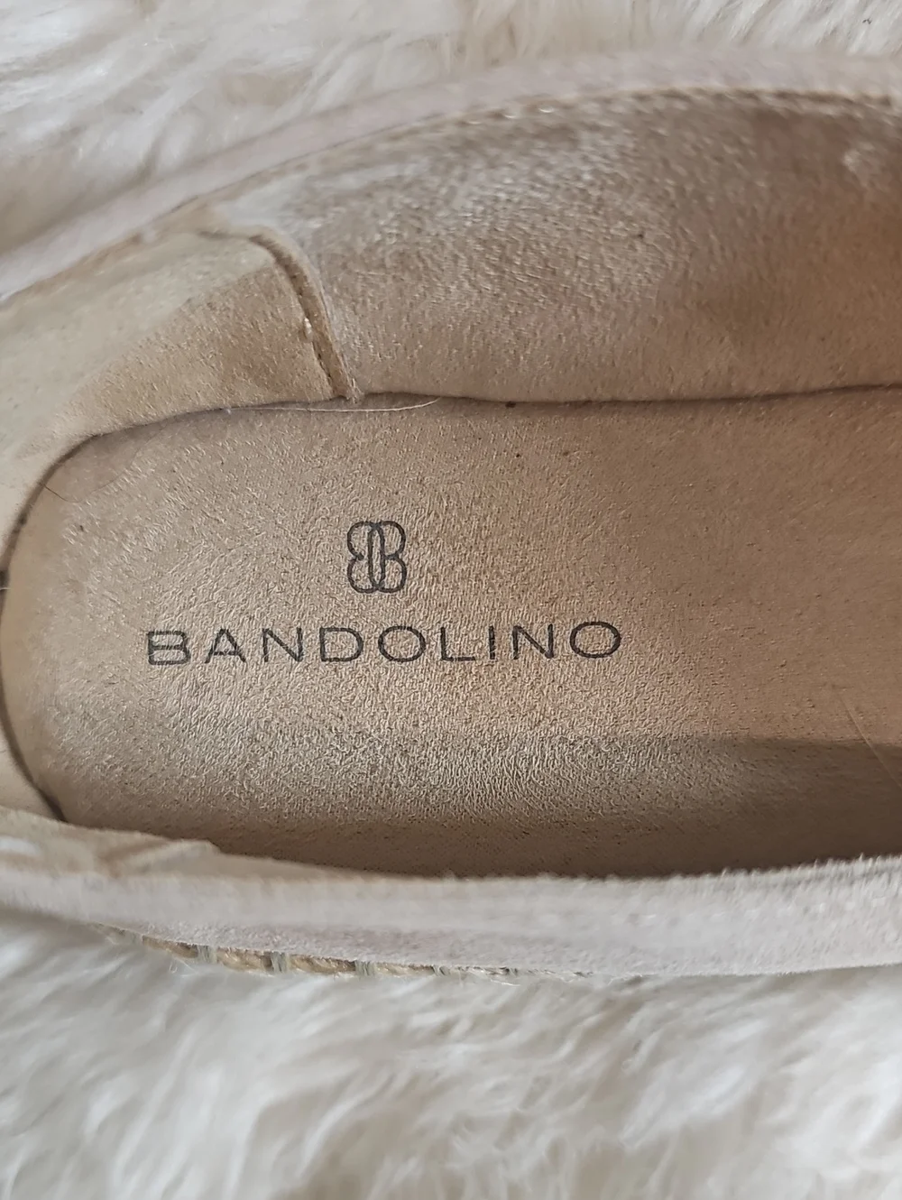 Bandolino Beige Suede Leather Ruffle Espadrille Flats Size 7.5M NWOT